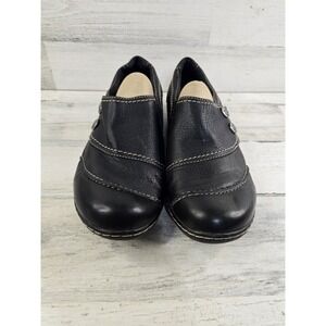 Clarks Women Black Leather Loafers Size 10M Contrast Stitch Button Accents 62637